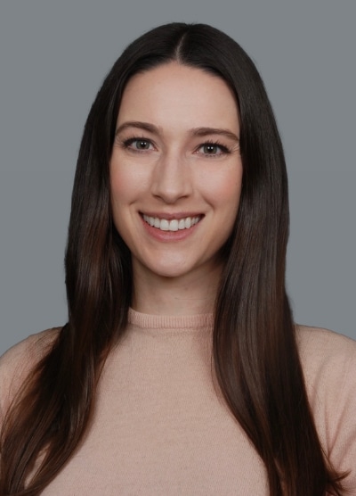 headshot amanda@2x